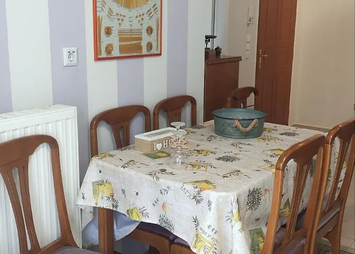 Quiet Spacious In Apartman Návplio